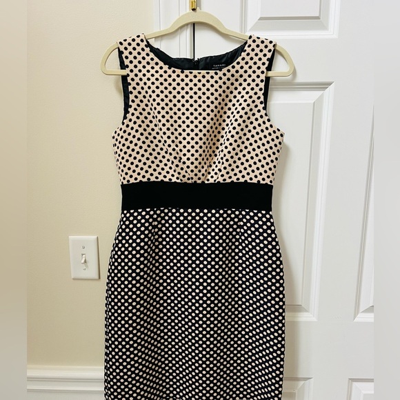 Like new stunning Tahari sleeveless dress in cream and black size 8 - Picture 2 of 8